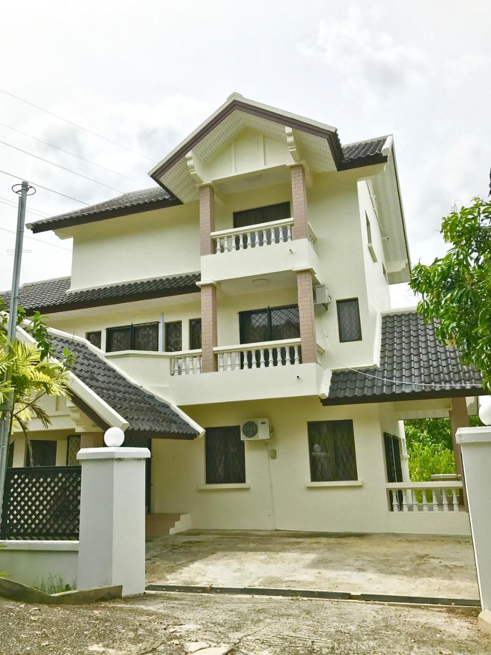 Hôtel Taman Mawar à Bandar Seri Begawan Extérieur photo